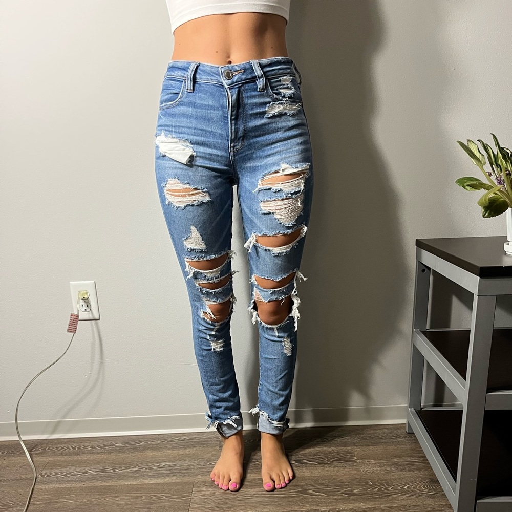 American Eagle ripped jeans. Size 4 x-long.